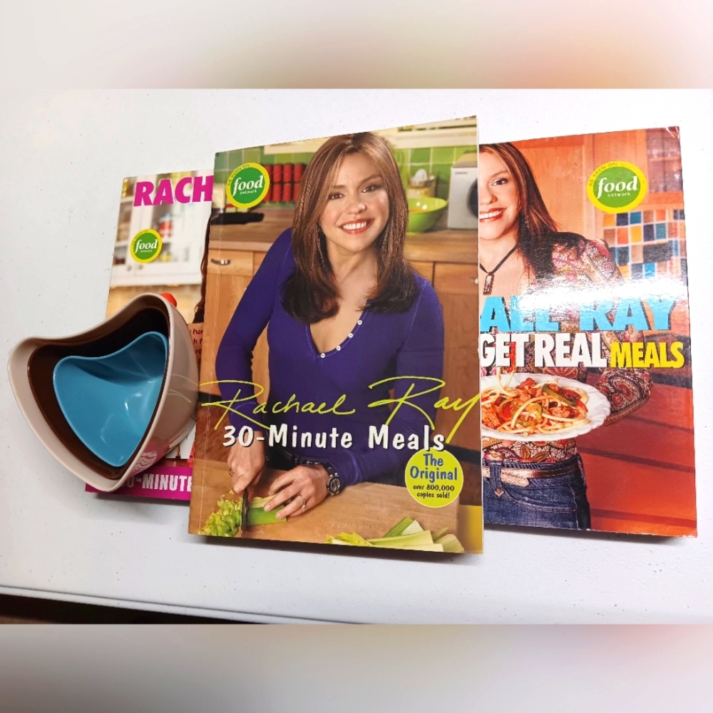 Rachael Ray Cookbooks with Nesting Measuring cups New
